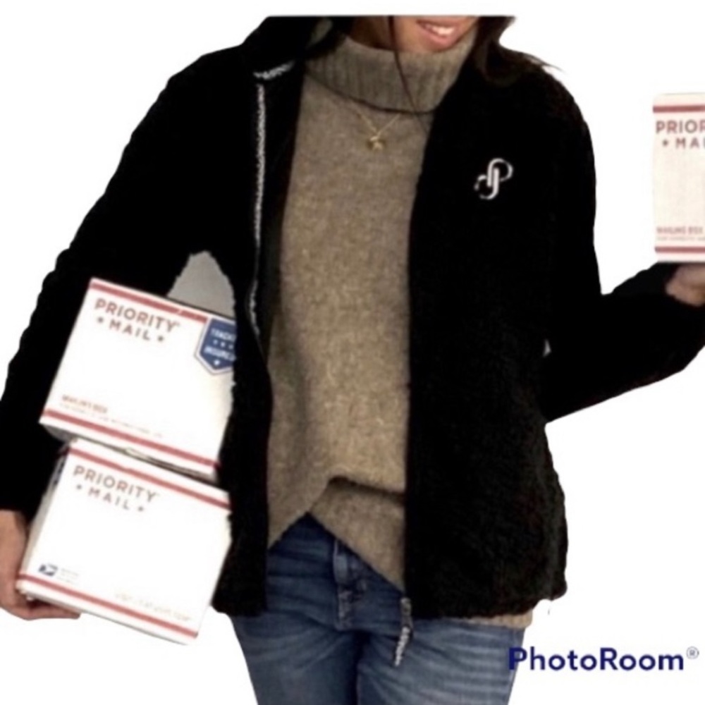 {RARE} POSHMARK Embroidered Black Zip Front Sherpa Teddy Bear Jacket